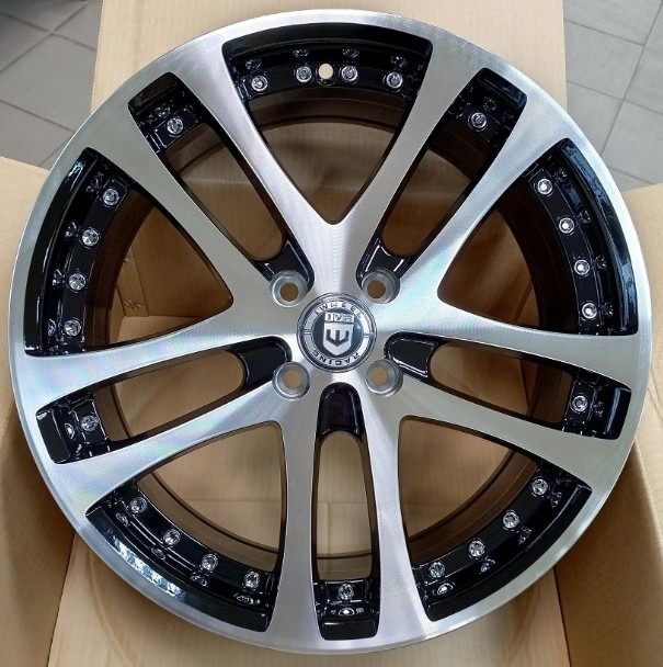 IWheel IV-1133 7 x 17 4*100 Et: 35 Dia: 67 IWheel IV-1133 7 x 17 4*100 Et: 35 Dia: 67