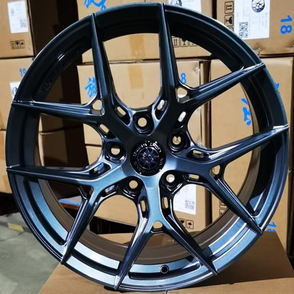 VIVE V-18 7 x 17 5*114 Et: 40 Dia: 67 VIVE V-18 7 x 17 5*114 Et: 40 Dia: 67